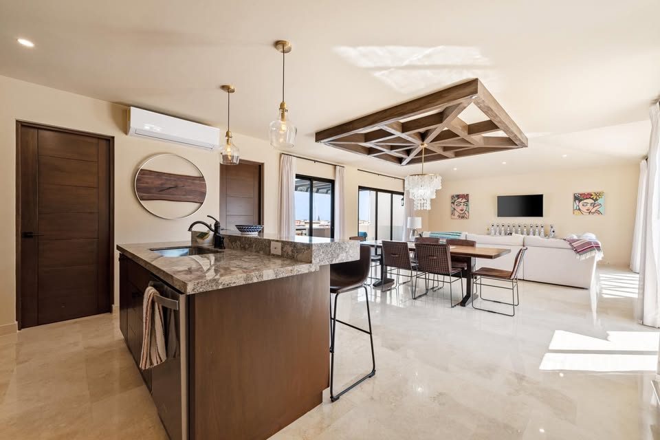 3 Beds 2.5 Baths House 2