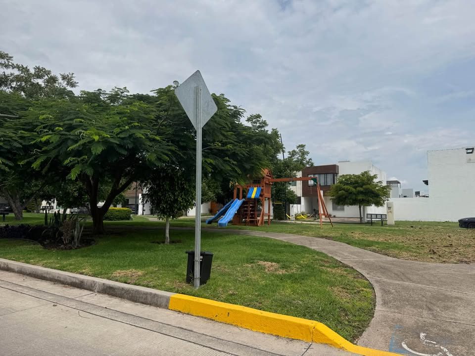 3 Beds 2.5 Baths - House 3