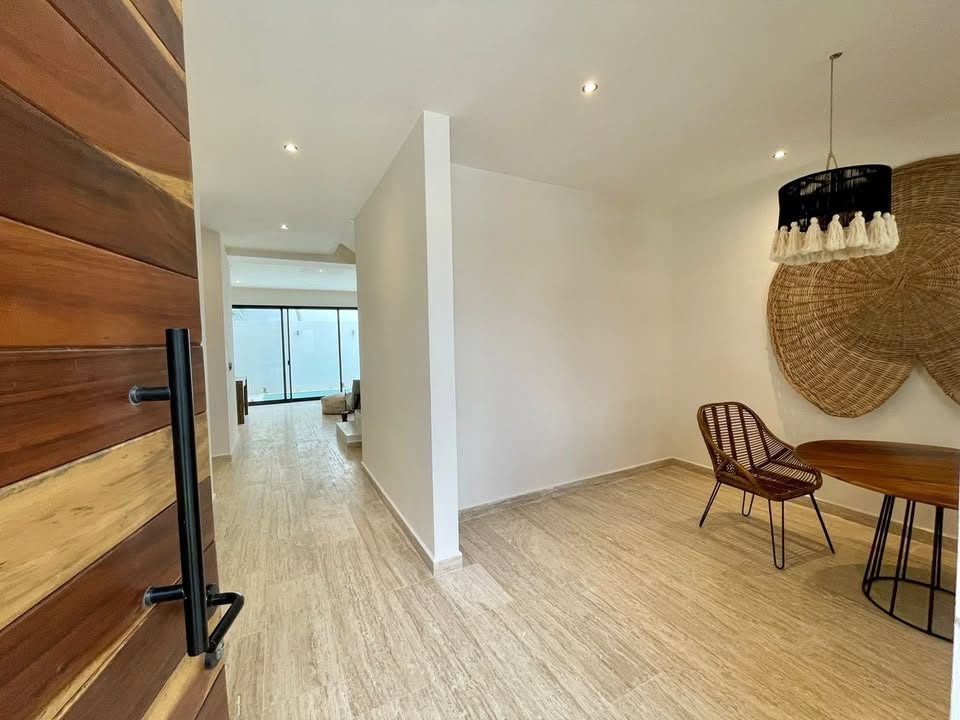 3 habitaciones 3.5 baños Casa 2