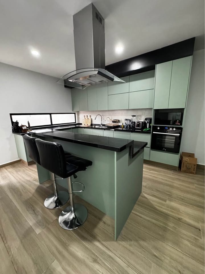 2 Beds 4 Baths - House 2