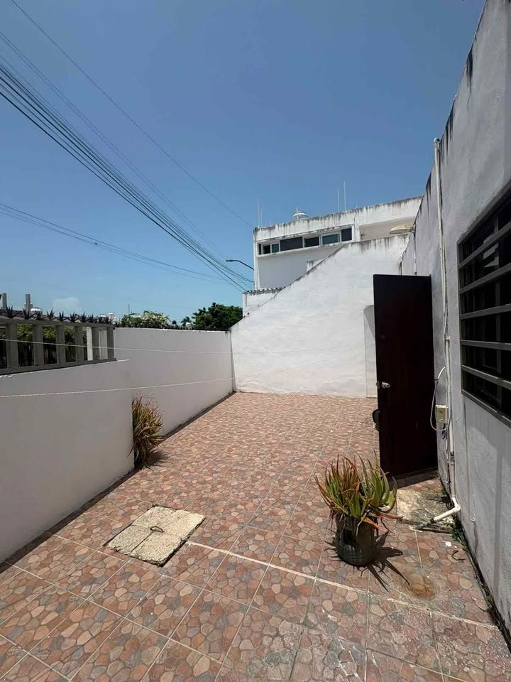 se renta casa en residencial Chetumal 2