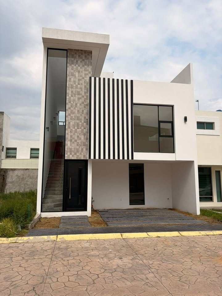 3 habitaciones 5 baños Casa 2