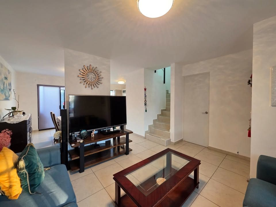 3 habitaciones 2.5 baños Casa 2