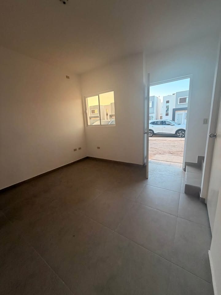 Casa a la venta RESIDENCIAL EL MARQUÉS sección Iria 🏠 2