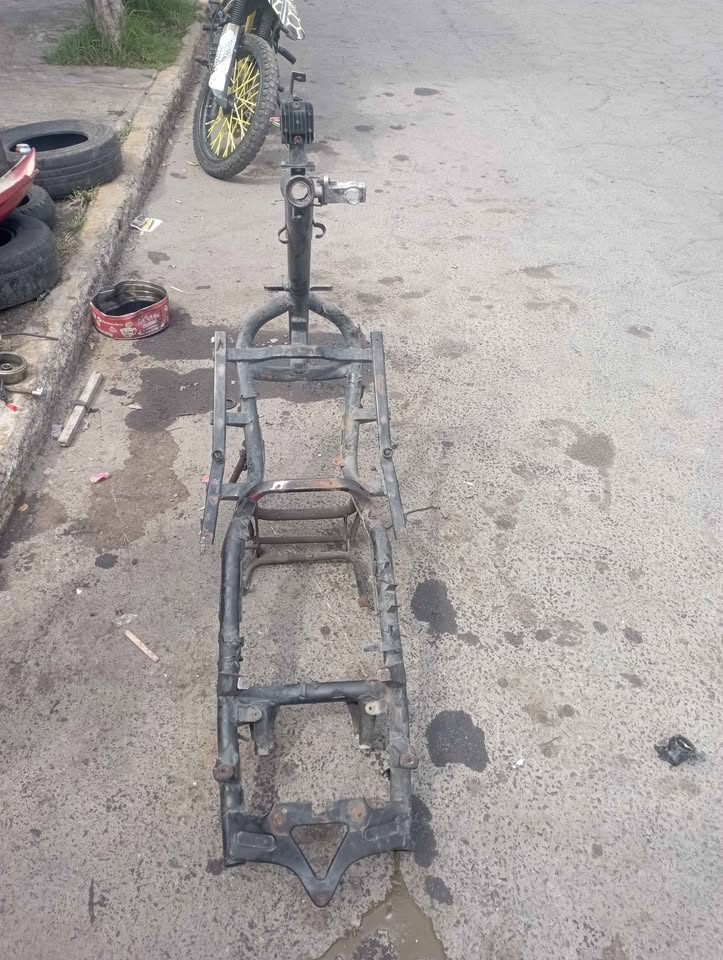 Vendo cuadro de motoneta con papeles 2