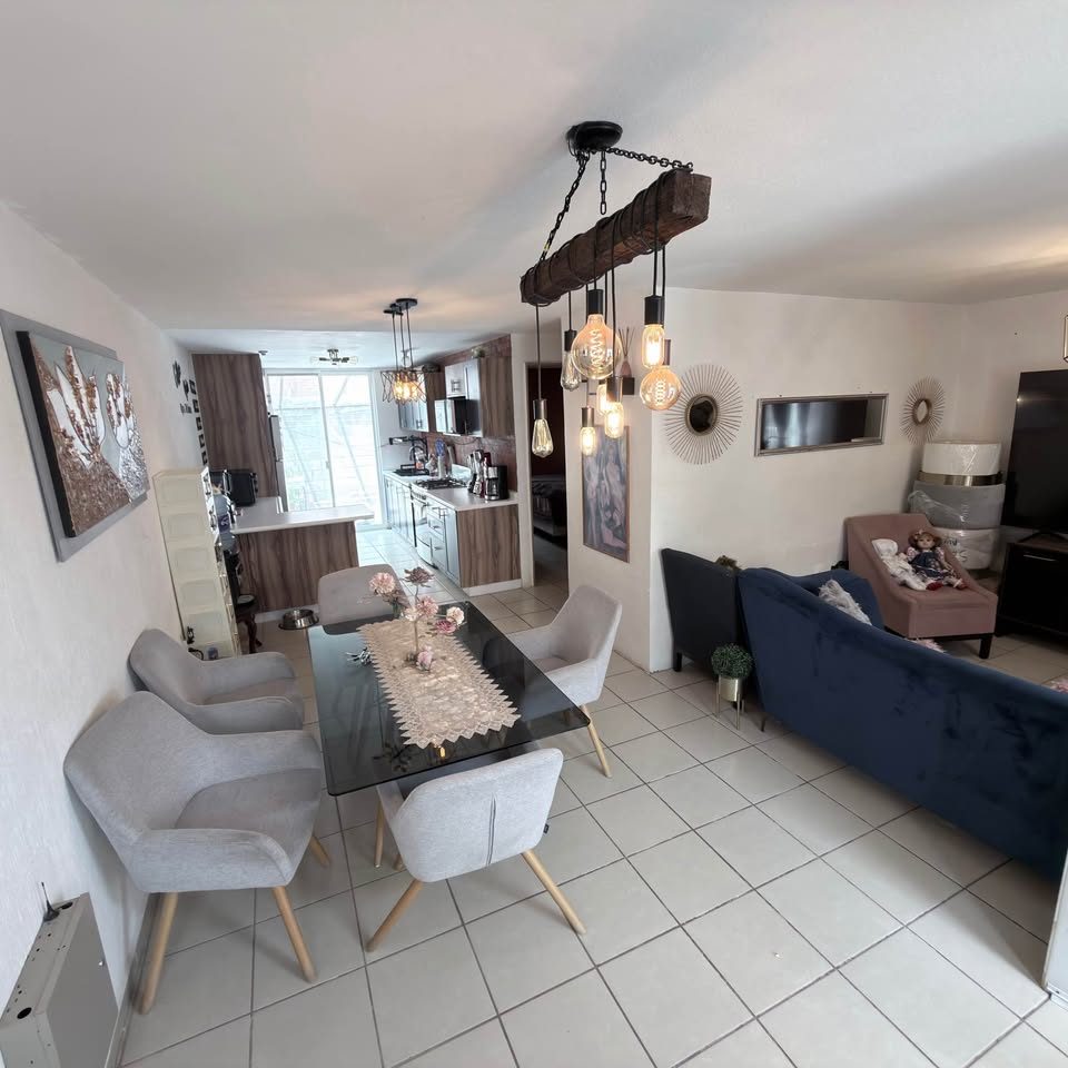 Se Vende Casa Remodelada Modelo Diamante en Arboledas 2, Salamanca Gto. 2