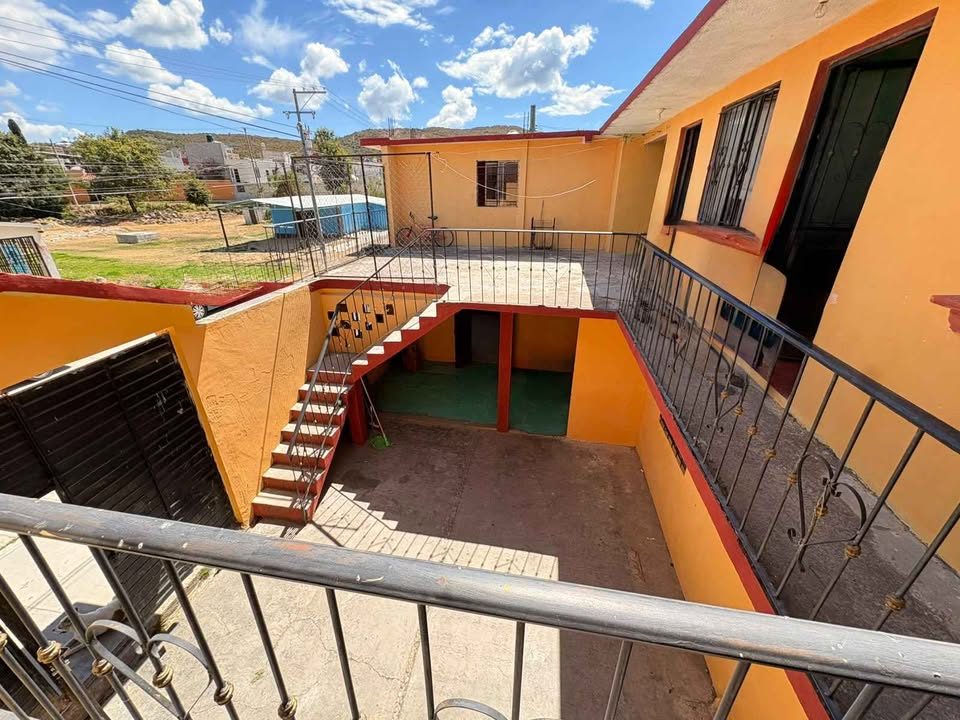 9 habitaciones 3 baños - Casa 2