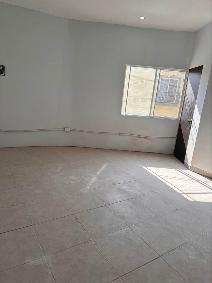 LOCAL EN RENTA CON TERRAZA | AV. LAZARO CARDENAS 3