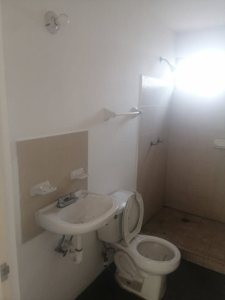 2 habitaciones 1 baño Casa 3