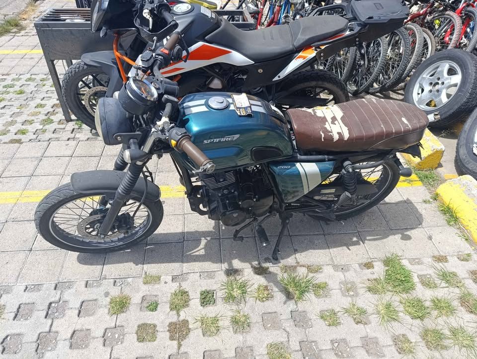 Se vende motocicleta spitfire 200cc
Año 2022 2