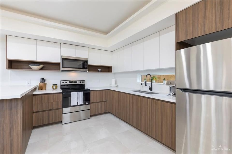 2 Beds 2 Baths Apartment 2