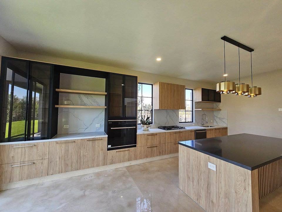 4 Beds 4.5 Baths House 3