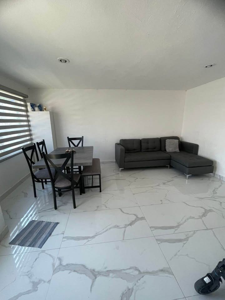 2 habitaciones 1 baño Casa 2