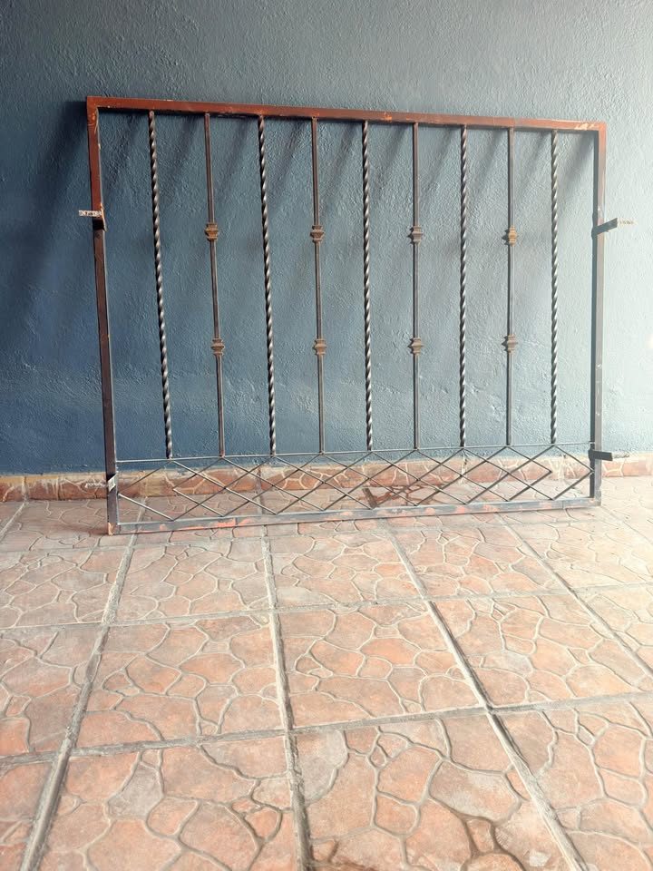 Puerta, protección y ventana 2