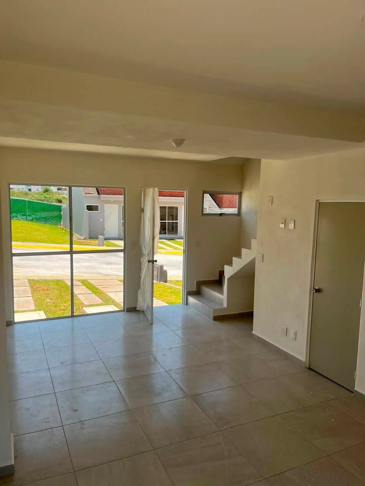Venta de Casa Nueva en una Zona Residencial con Vista al Lago 🏡 2