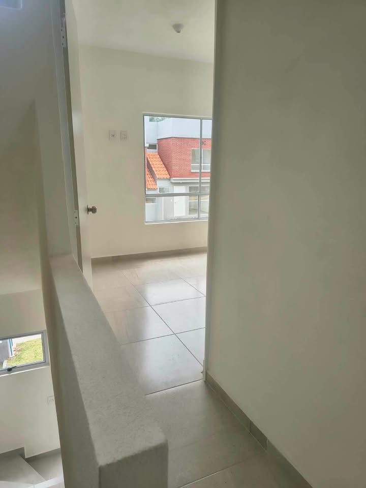 Venta de Casa Nueva en una Zona Residencial con Vista al Lago 🏡 3