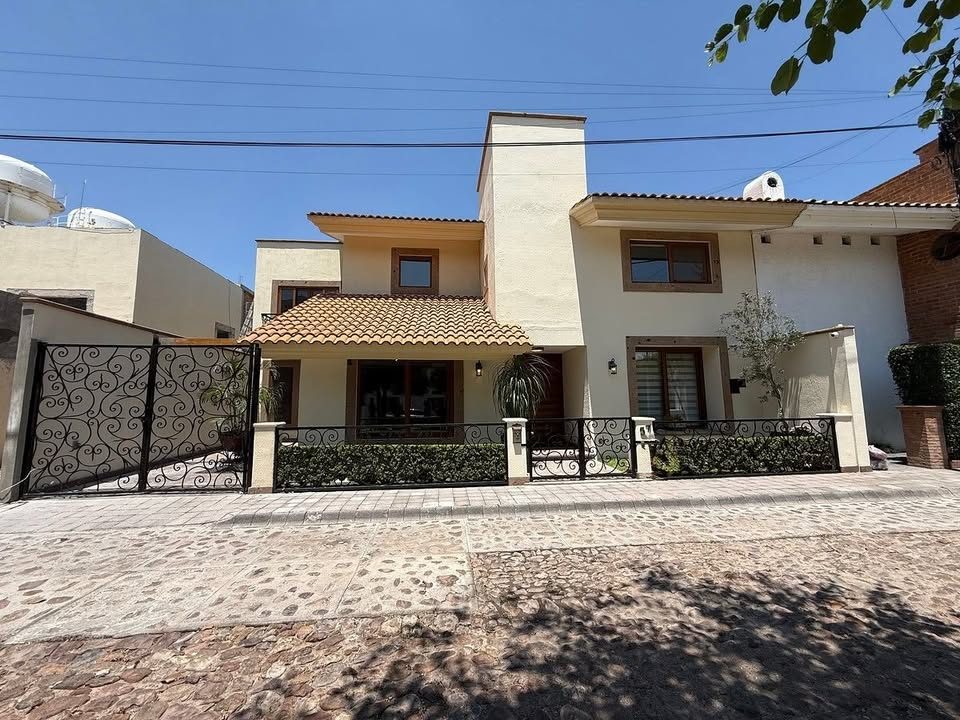 4 habitaciones 3 baños Casa 2