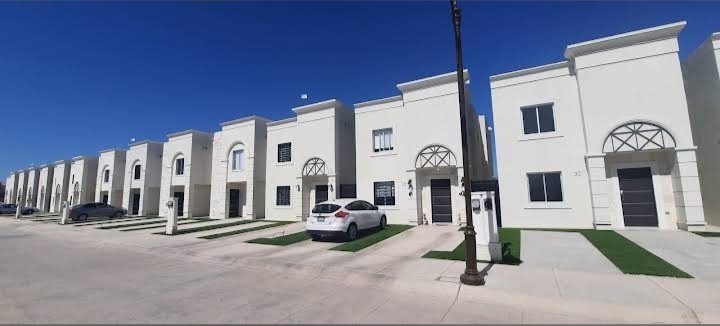 3 Beds 2.5 Baths House 2
