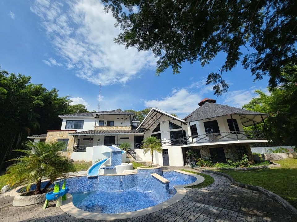 HERMOSA RESIDENCIA EN VENTA 2