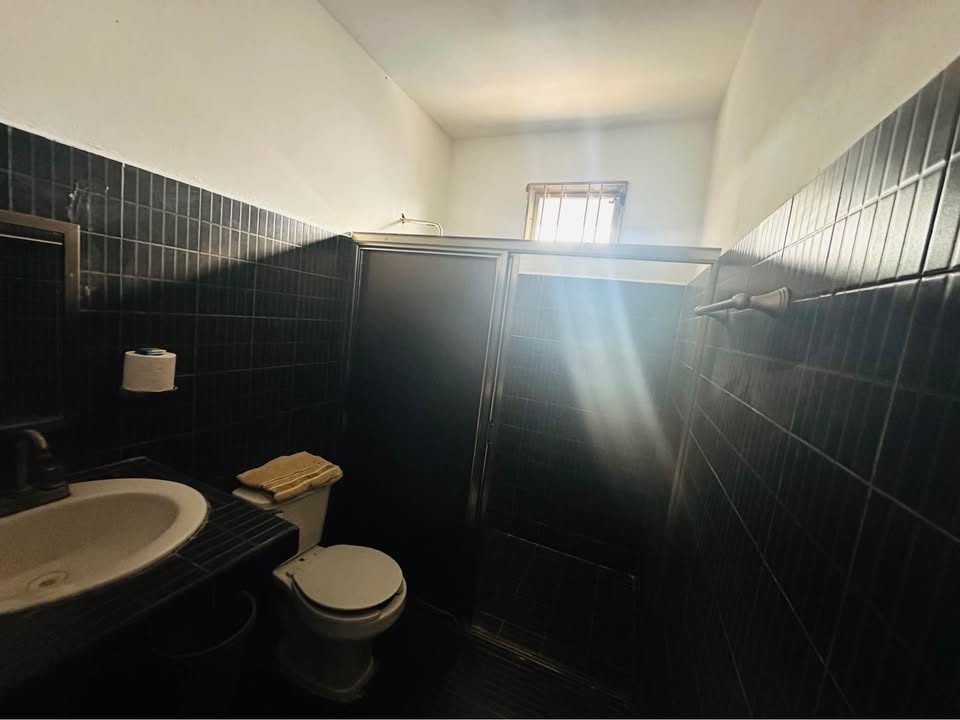 Cuarto para descansar para 2 personas 1/8 horas $800 estacionamiento hasta para 2 car 3