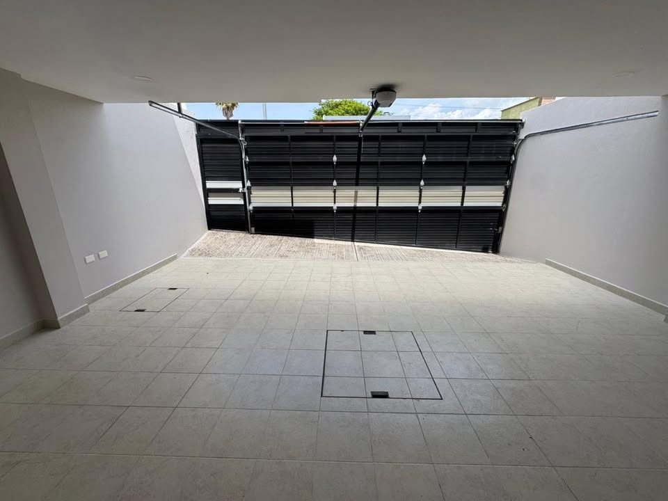 3 habitaciones 4.5 baños Casa 2