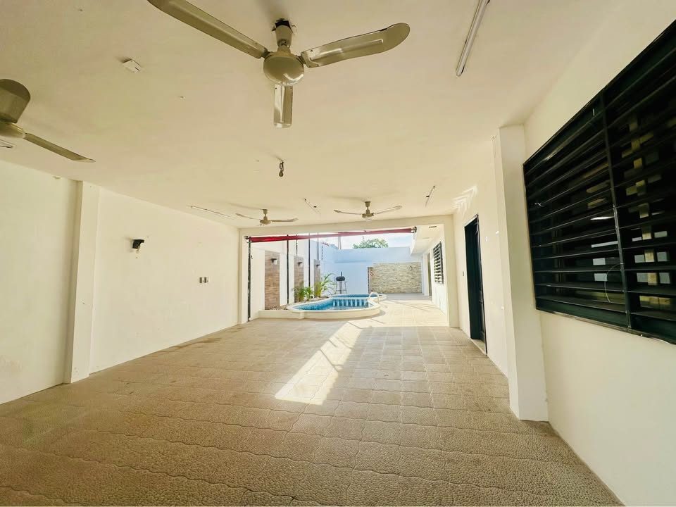 “Cuarto para descansar o con acceso a piscina”
De lunes a jueves 
-2 personas 1/8 horas $800 descans 3
